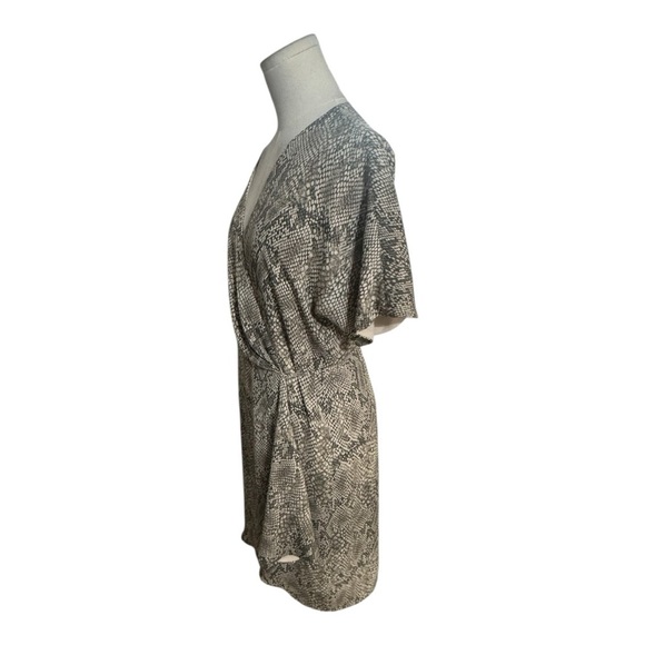 Aritzia Babaton Wallace Wrap Dress Snakeskin Animal Print Size M‎ Mini Sundress - Picture 6 of 11